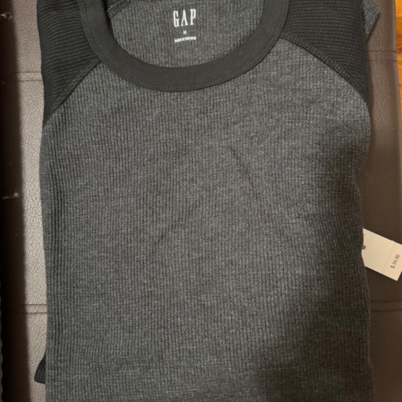Men’s gray waffle-knit thermal shirt (Medium) | Gap - Picture 5 of 5